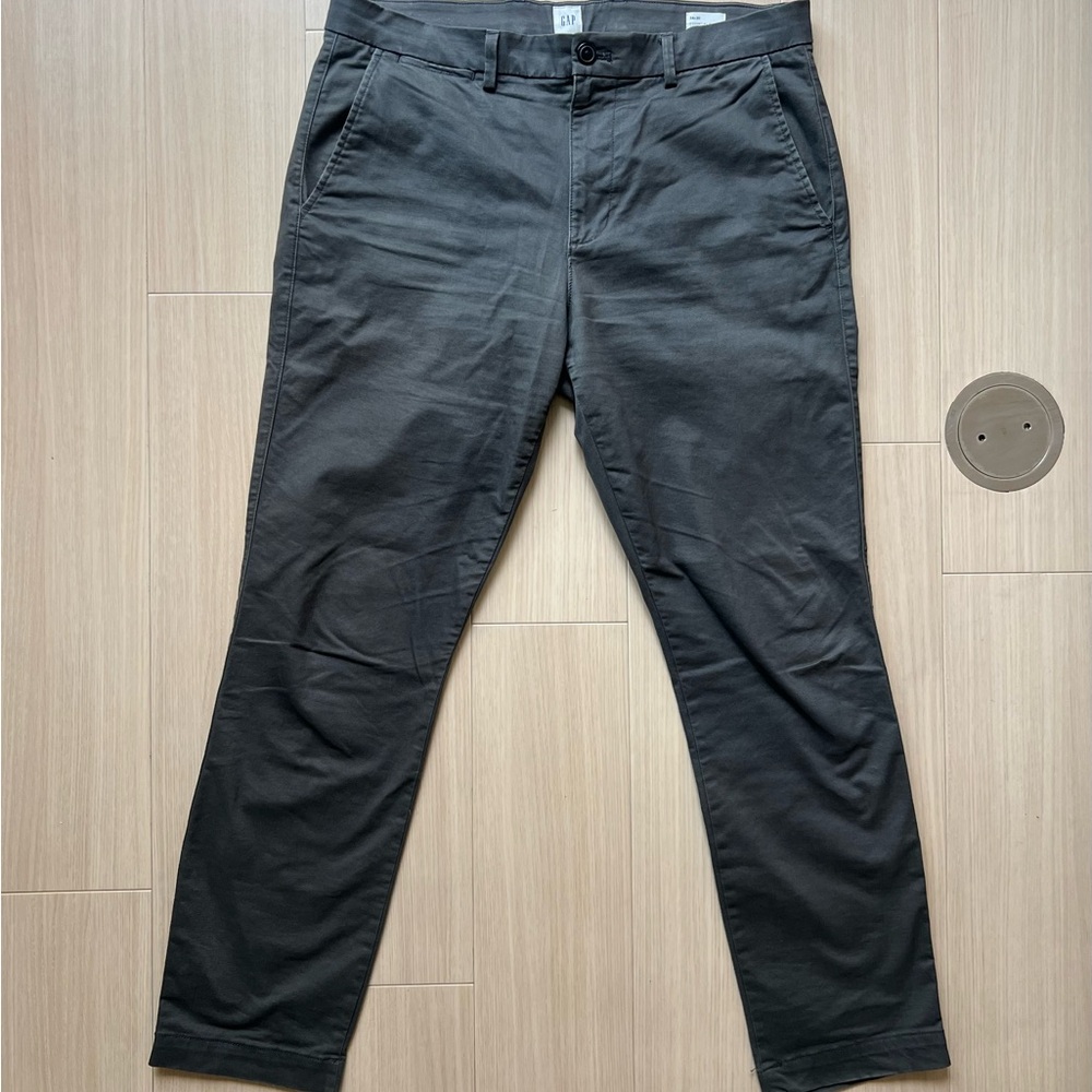 GAP Men's Charcoal Pants